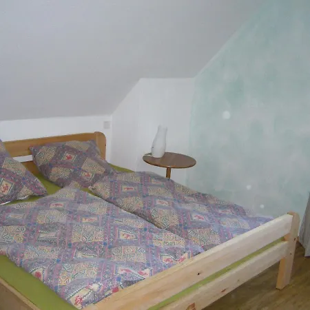 Alt Apartment *